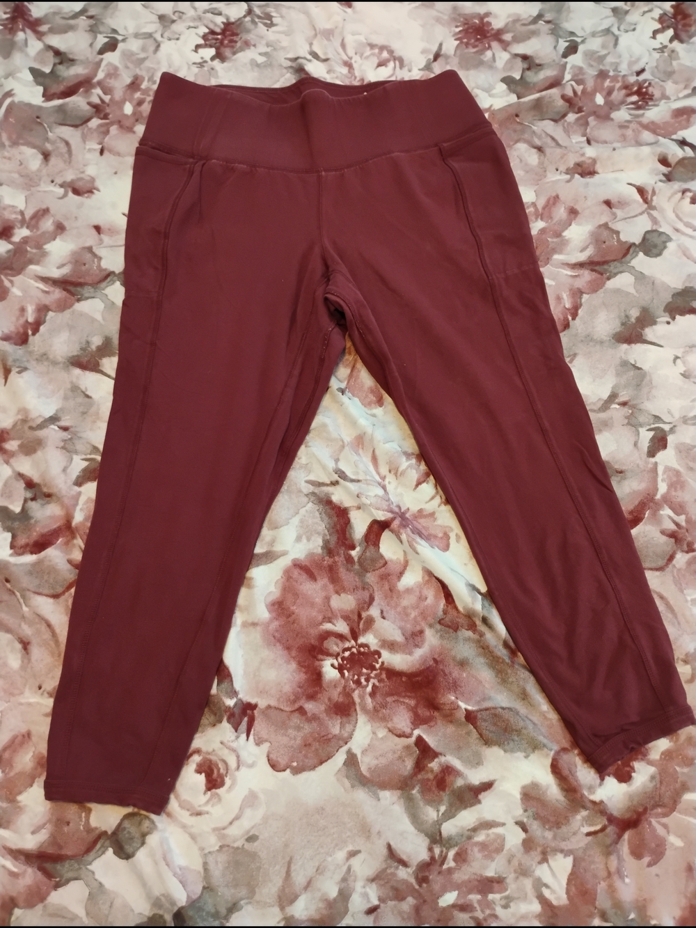 Women's Maroon Crisscross Livi  Leggings Size 18/20